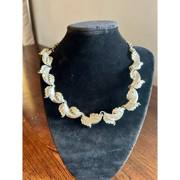 Vintage Silver Tone  Floral Leaf Adjustable‎ Necklace - Picture 1 of 5